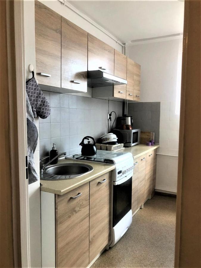 Comfortable 3 Bedroom Rental Unit With A Cozy Balcony In Center Warsaw Exterior photo