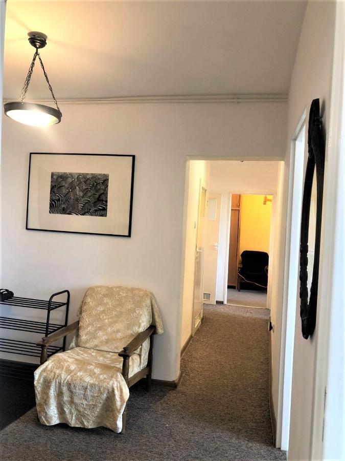 Comfortable 3 Bedroom Rental Unit With A Cozy Balcony In Center Warsaw Exterior photo
