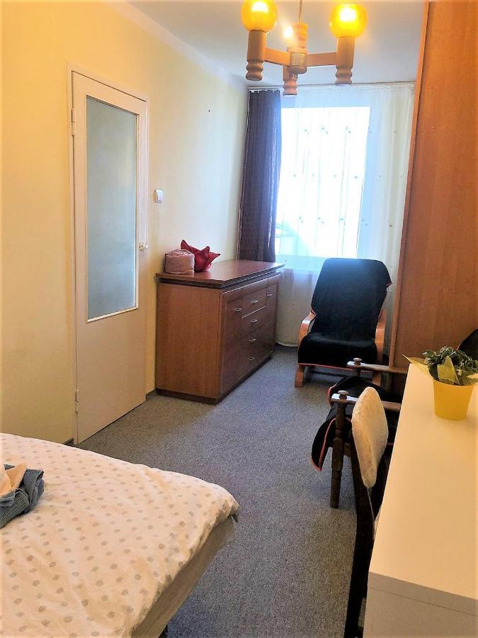 Comfortable 3 Bedroom Rental Unit With A Cozy Balcony In Center Warsaw Exterior photo