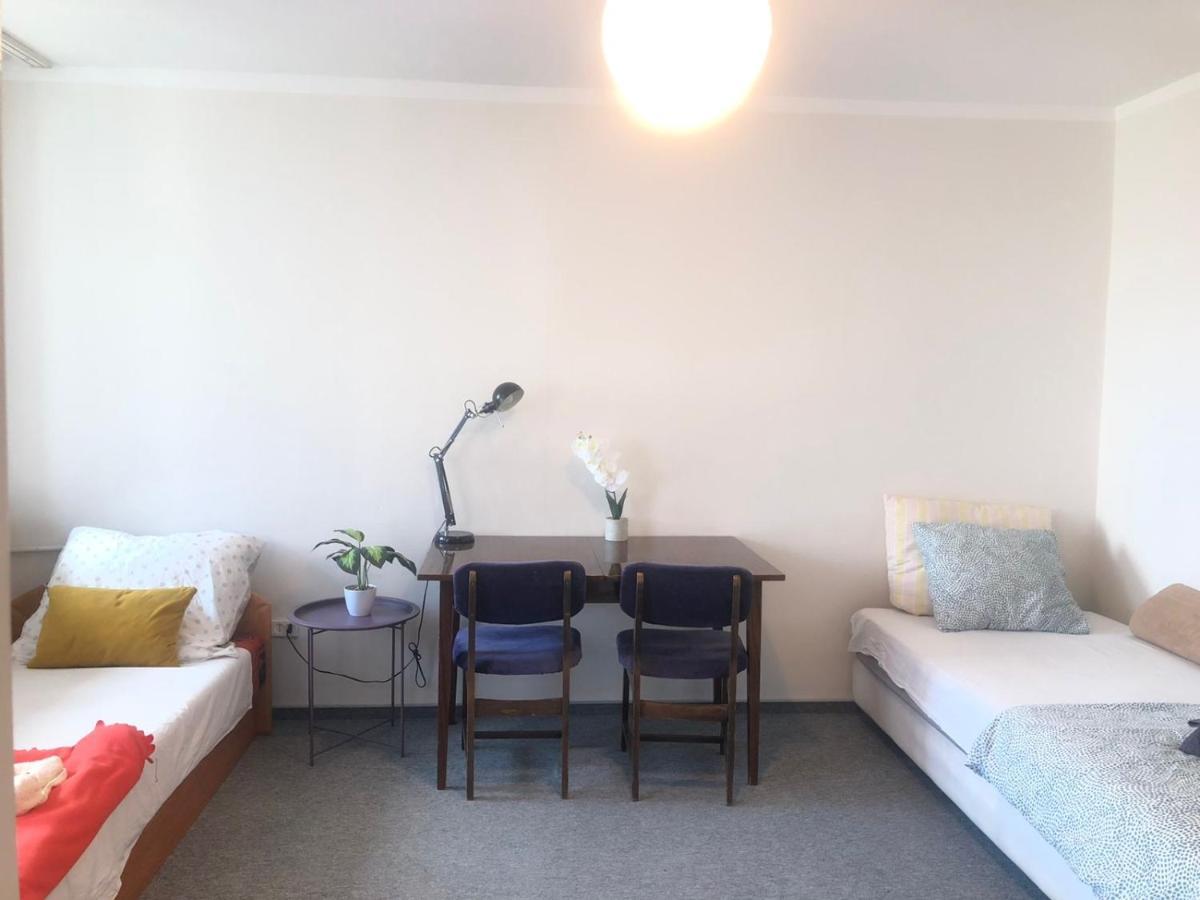 Comfortable 3 Bedroom Rental Unit With A Cozy Balcony In Center Warsaw Exterior photo